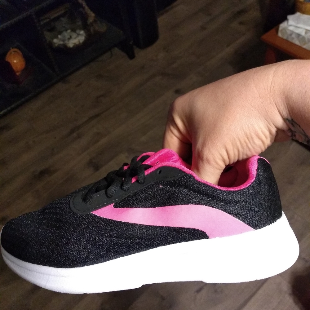 Girls Shoes Sizes 12/13 and 1! Great condition! - Picture 5 of 14